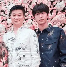 范丞丞多张童年照被曝光,网友跟范冰冰是什么关系一目了然