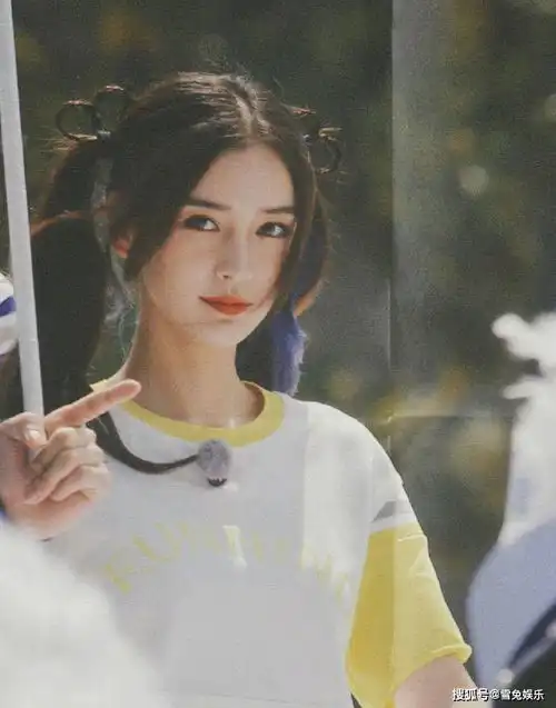 无妄之灾蔡徐坤实惨和跑男同事出游被造谣恋情,无辜被骂一整天