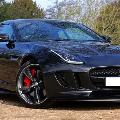 豪华帅气的黑色捷豹跑车微信头像图片