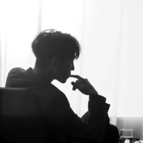 有没有狼狗型的头像男图