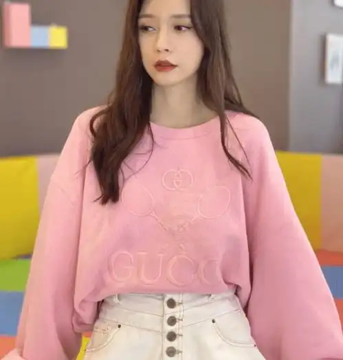 难怪海涛对她死心塌地,31岁穿上奶油袜的腿,这谁受得了