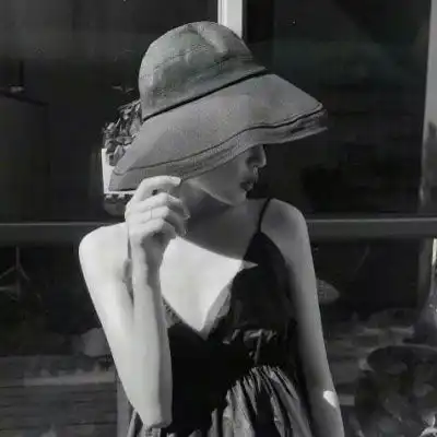 黑色头像女高冷