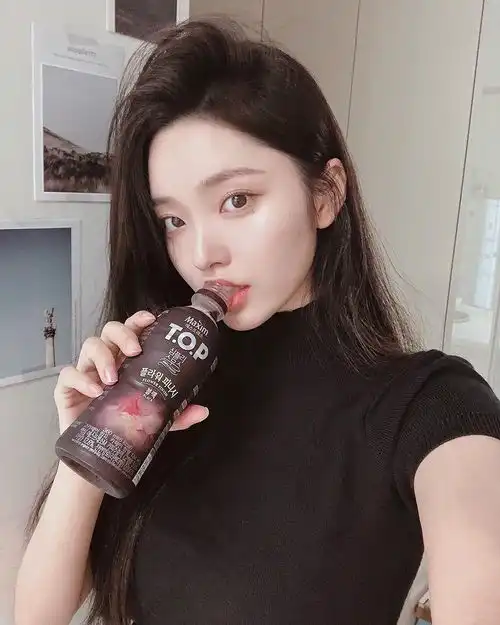 ins韩系女生头像金娜熙