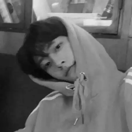 好看的黑白男生头像,看了后莫名其妙的难过好久