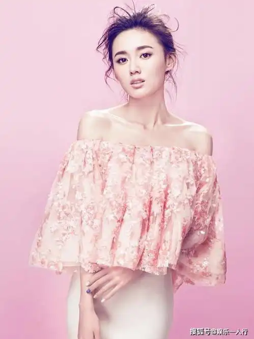 带你看看江铠同的家,连换鞋凳都是金灿灿的,过着贵族般生活吧