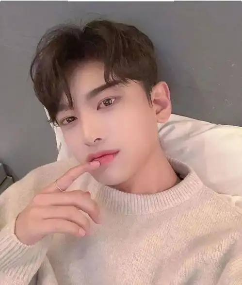 2020韩式男生发型参考,去理发店不要再说两边剪短了