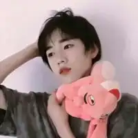 高颜值男生头像同一个真人高颜值男头