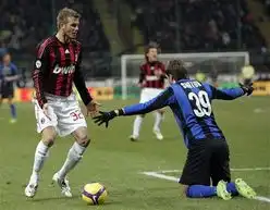 德比大战小贝受伤