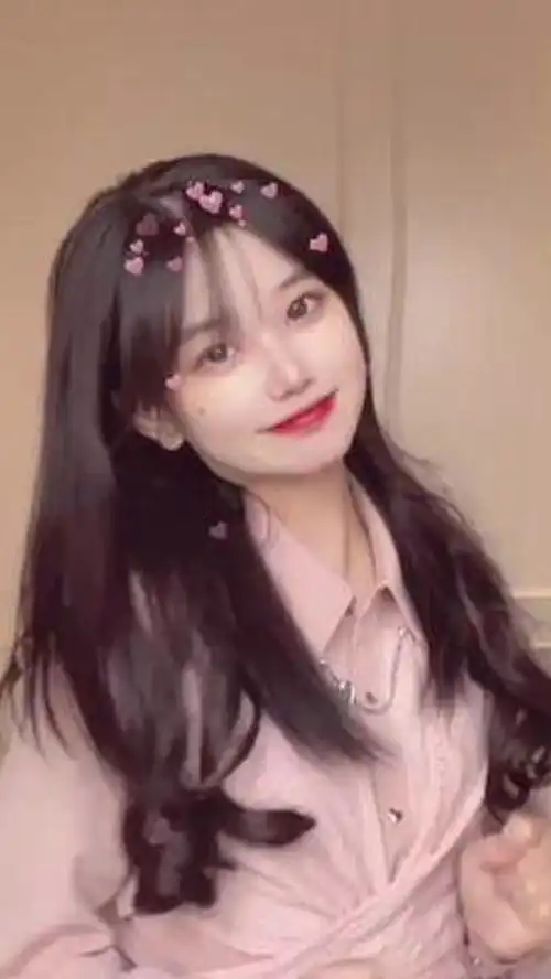 甜甜甜系女孩扭一扭