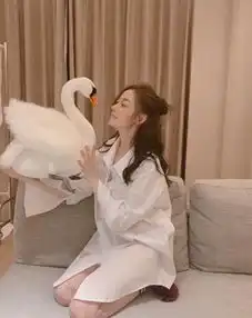 飒风十足的张天爱,温柔穿搭都阻挡不了那股飒气