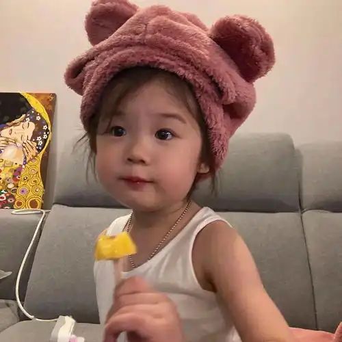 5岁小女孩凭表情包爆火ins网友糟糕,迪士尼在逃公主藏不住了