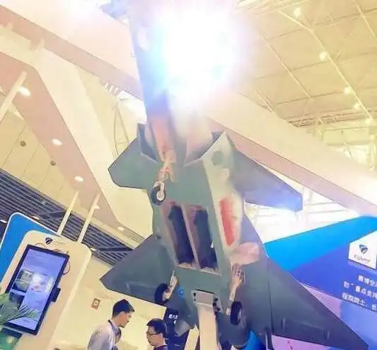 歼20改进型露面了,竟能用于干这事,令人欣慰