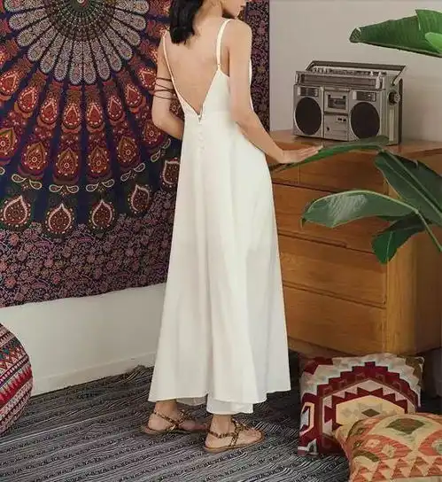 度假女王仙中带纯的白裙,莫兰迪色分体泳衣,祖母锁骨链,杏色系沙滩鞋,专业级泳镜....