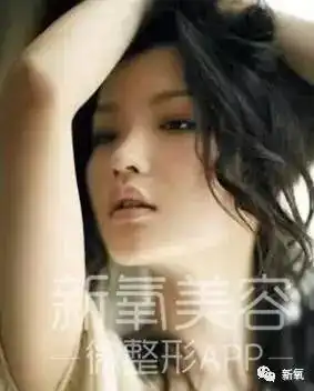 她明明是小眼睛塌鼻梁,却是直男心中的禁欲系女神