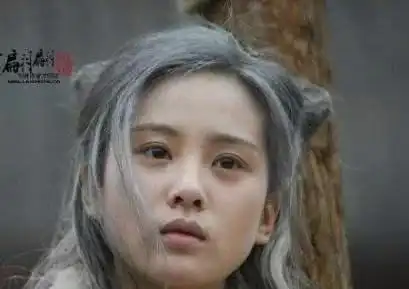 白发的古装美人,鞠婧祎艳,刘诗诗让人心疼,却都输给她