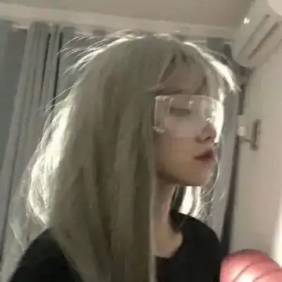 女生头像丧系真人不露脸