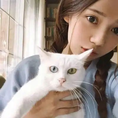 糖果麻花辫小清新可爱女生头像