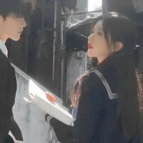 头像欲系情侣图片地铁