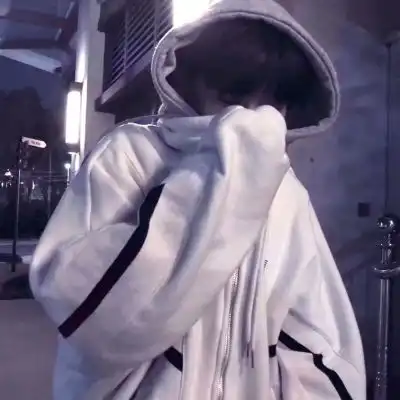 超酷男生头像真人留给那些深爱的人吧