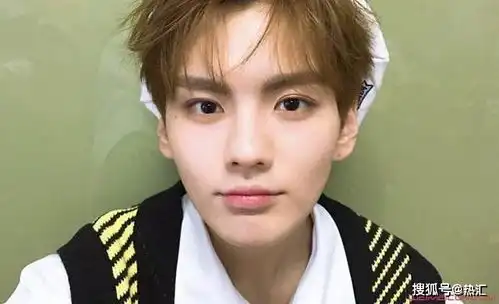 漂亮书生你们都爱男一男二,我却独爱男三那解开封印的颜值