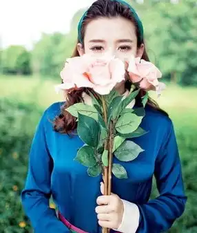 女生极具浪漫美的大波浪长卷发图3