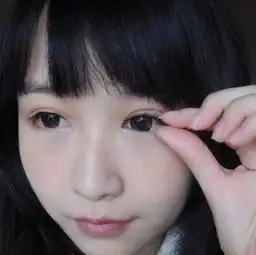 萌系裸妆化妆步骤演绎新年开运妆