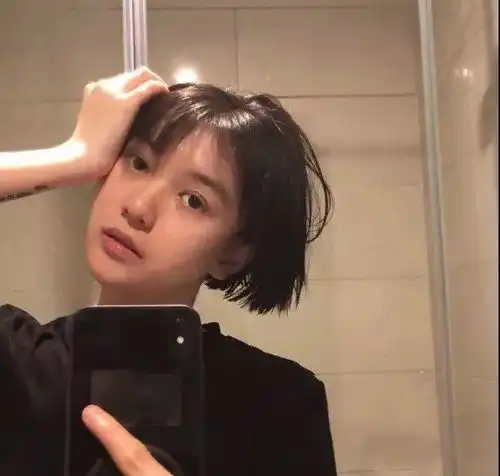 暖系头像男帅气女生