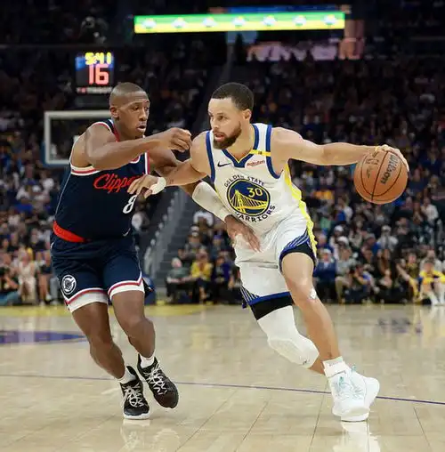 逆转哈登39107,库里3663,巴特勒创纪录,湖人对手出炉快船队吉米巴特勒斯蒂芬库里詹姆斯哈登网易订阅