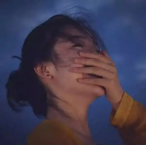 女生头像丧哭系真人照片