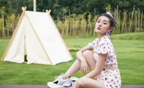 气质美少女来了,梁洁穿樱桃印花套装甜美大方,让你心动了吗