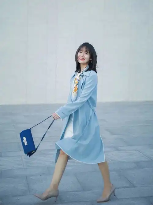 秋冬怎么穿才好看不如试一试粉红色西装外套,甜美又时尚