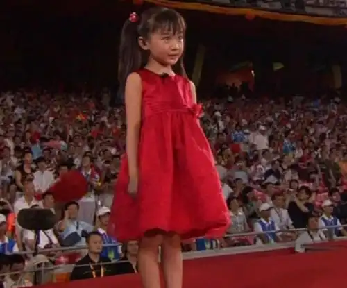 奥运女孩林妙可晒近照,皮肤白皙清纯可人,为瘦身吃减脂餐好拼