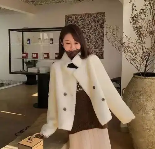 155穿出1米7的既视感,白色大衣显高细节,款式又非常简单