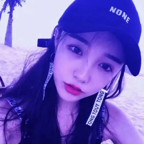 紫色系女生可爱头像美女