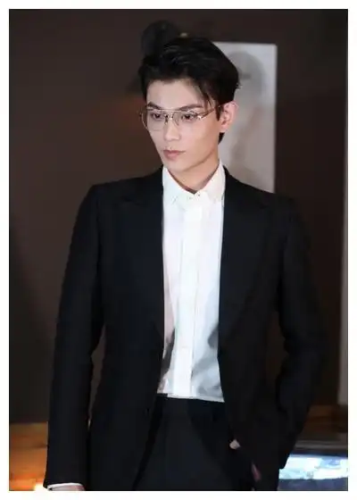 黑色禁欲系男头像白衬衣