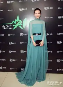 橘子娱乐刘诗诗的湖蓝色仙女裙把仙气飘满了尖叫之夜