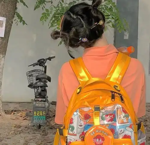 头像超可的橙色系女生头像