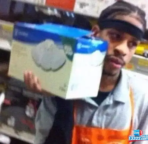 汤普森疑似抢劫犯詹皇科比也尴尬,库里曾撞脸写真女郎