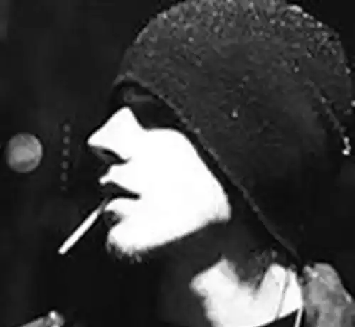 丧系头像男生抽烟真人吸