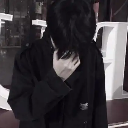 头像男伤感孤独,不想继续做颓废的男人了