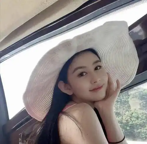 邱淑贞女儿近照曝光,气质颜值引热议,网友有其母必有其女