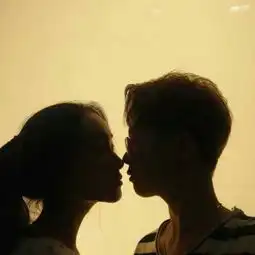 海中月是天上月,心上人是眼前人