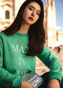 街拍界的最大遗珠,不用力的戚薇也太时髦了吧