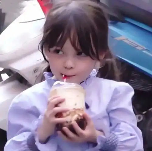 萌系头像偶尔会有养一朵云做宠物的想法