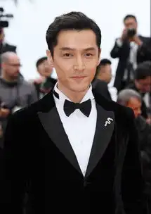 戛纳外媒高清图第二弹21岁关晓彤惊现法令纹,朱一龙发胶多抢眼