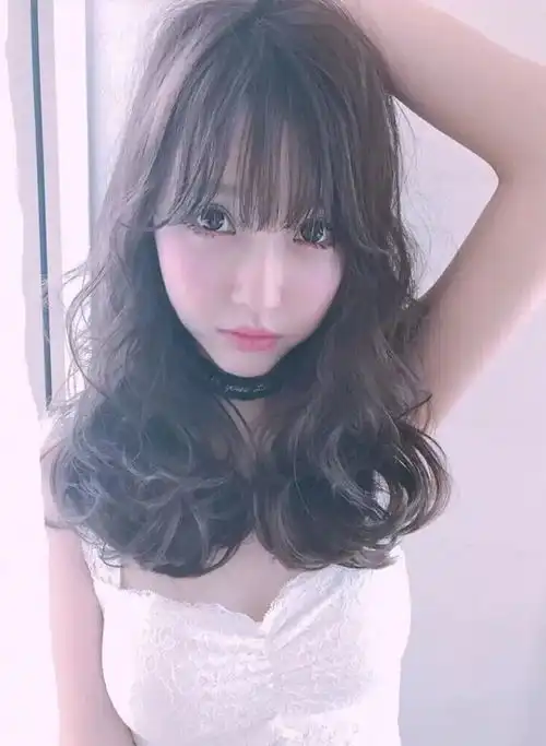微胖女生最适合这款卷发