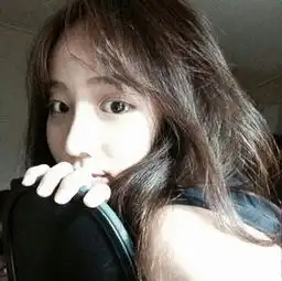 清纯甜美的侧颜美女头像