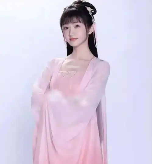 没和成毅搭档成功,景甜有可能去演欢瑞的千秋令工作室与官博已互关