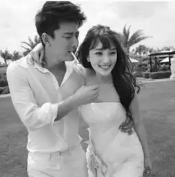 情侣头像黑色系简约章子