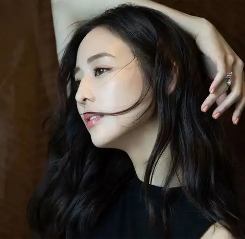 厉害了加拿大这个百年珠宝品牌,连这些女神都是它的死忠粉